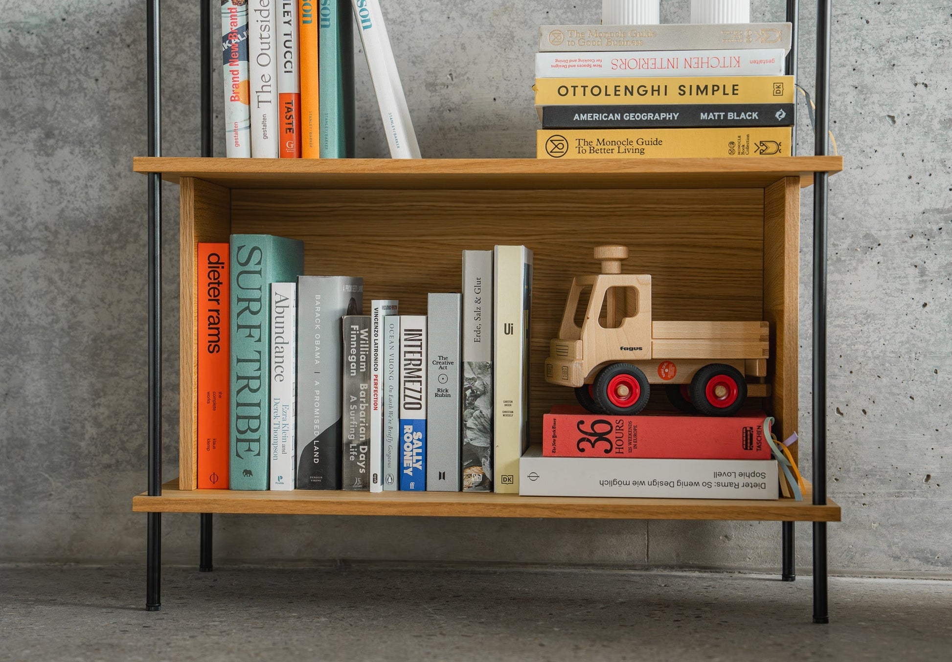 Compact Vertical Display Shelf for Small Spaces - KUUDU Modular Shelving System - Oak