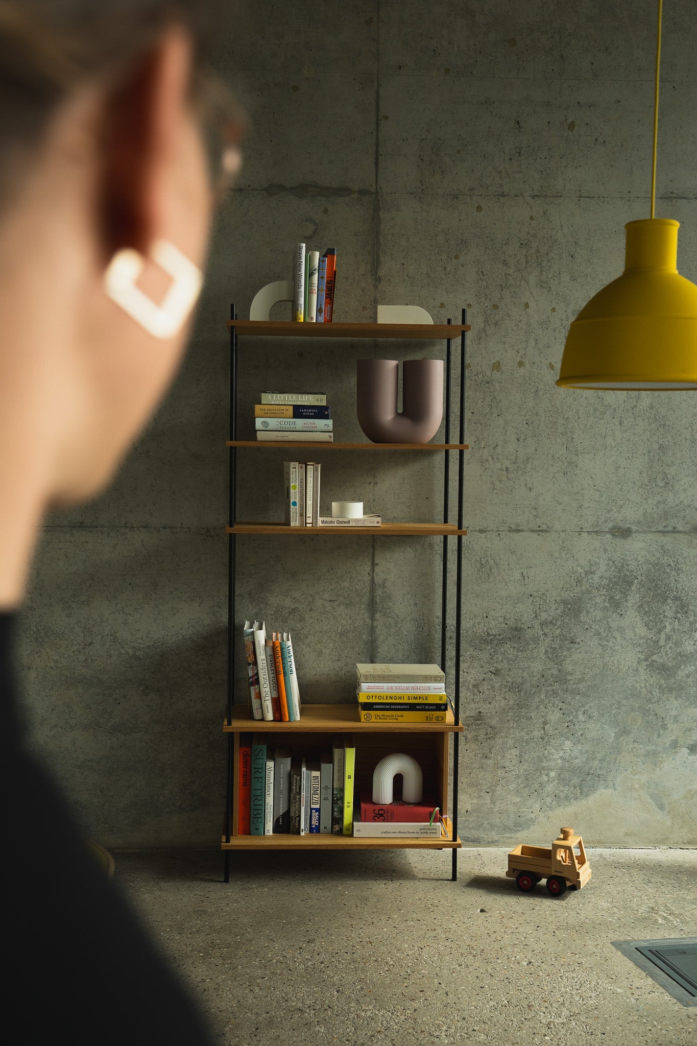 Modular oak bookshelf — KUUDU Standing Shelf H1 in the KUUDU modular shelving system