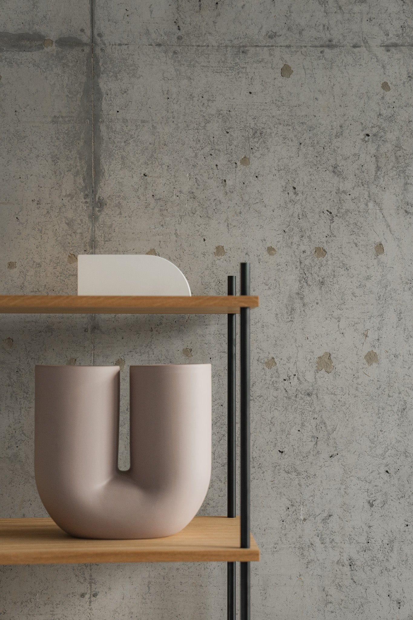 Modular oak bookshelf — KUUDU Standing Shelf H1 in the KUUDU modular shelving system