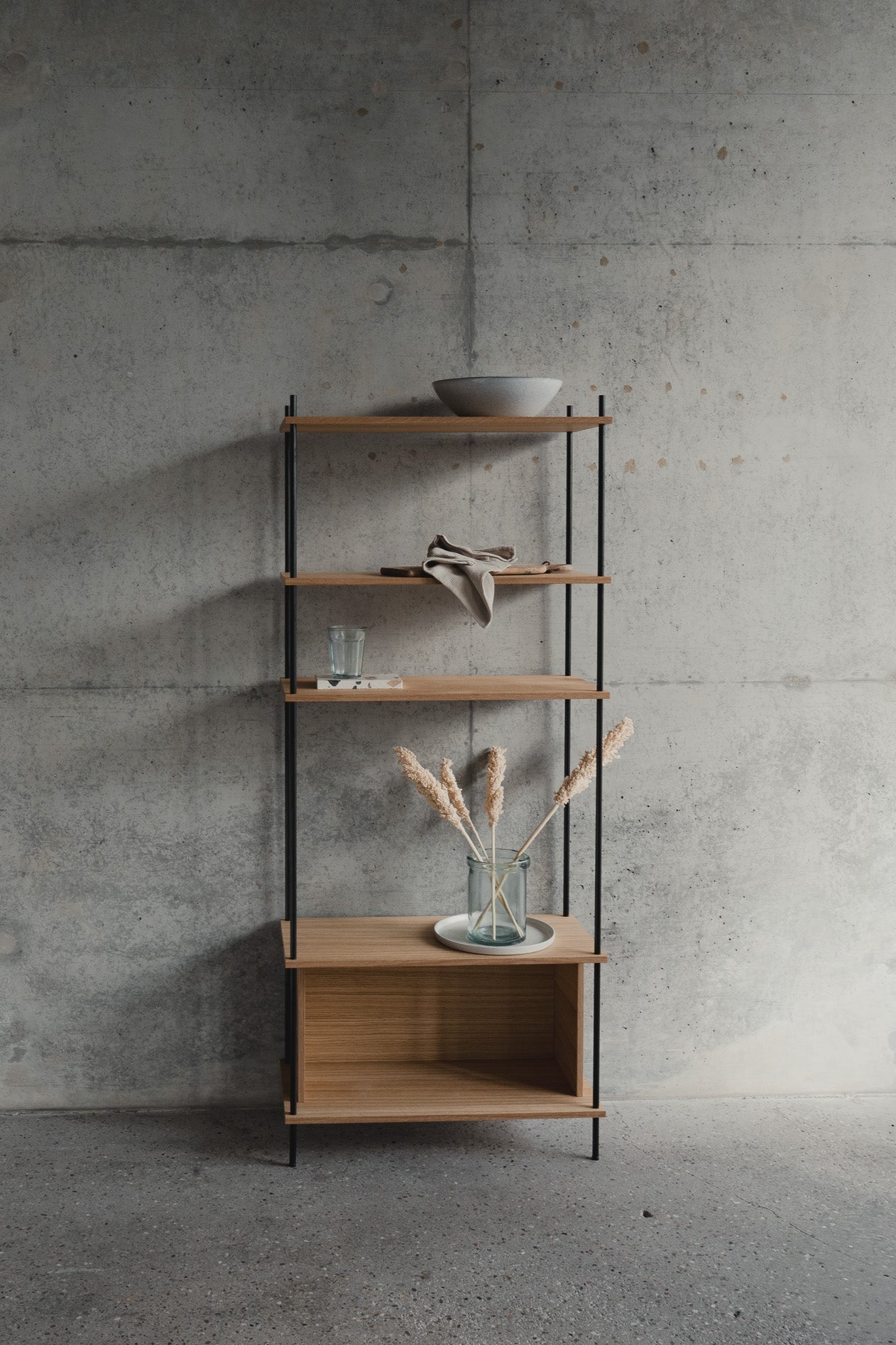 Compact Vertical Display Shelf for Small Spaces - KUUDU Modular Shelving System - Oak