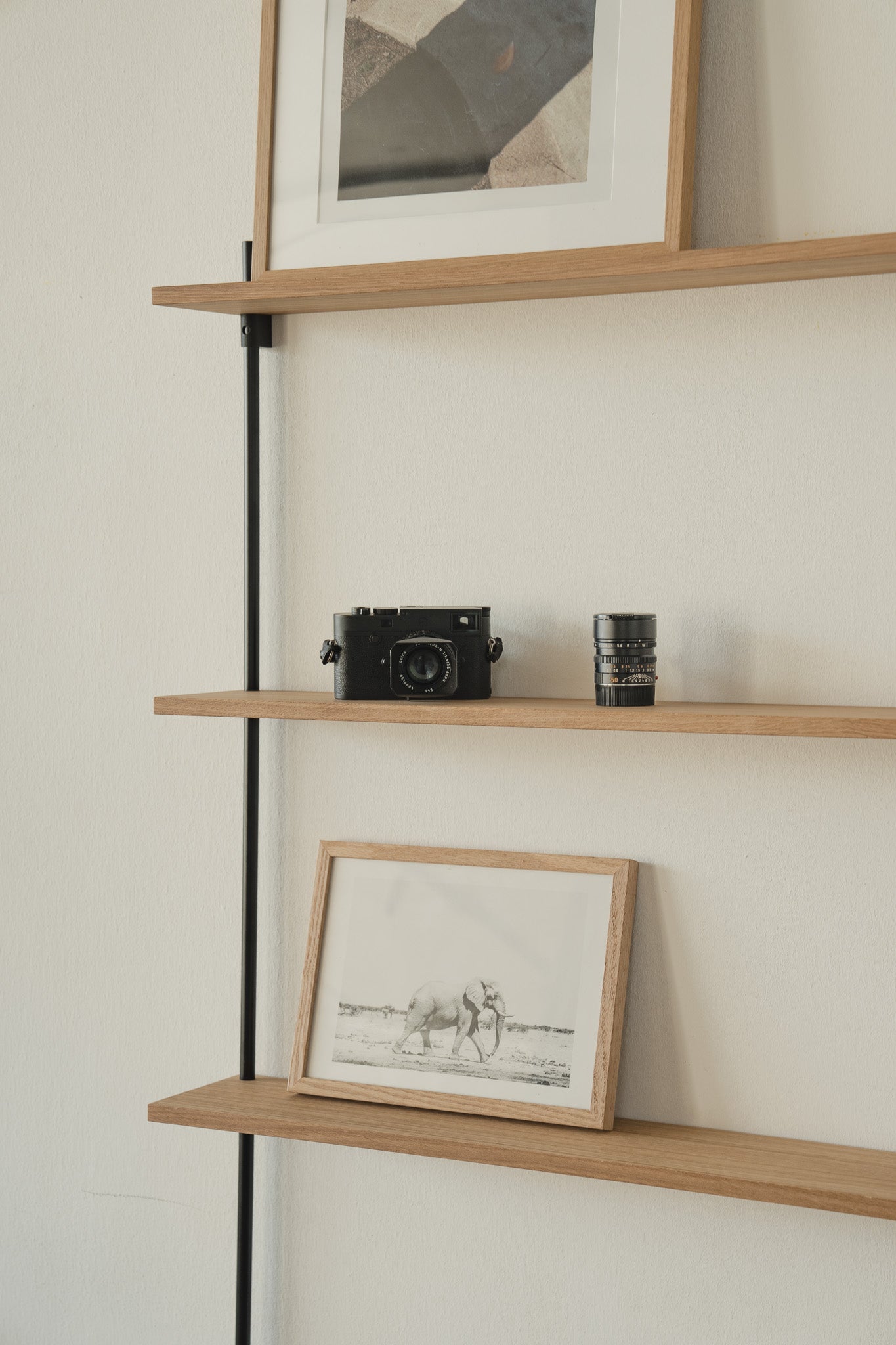Danish-design oak wall shelf — KUUDU modular shelving for living room, bedroom and entryway
