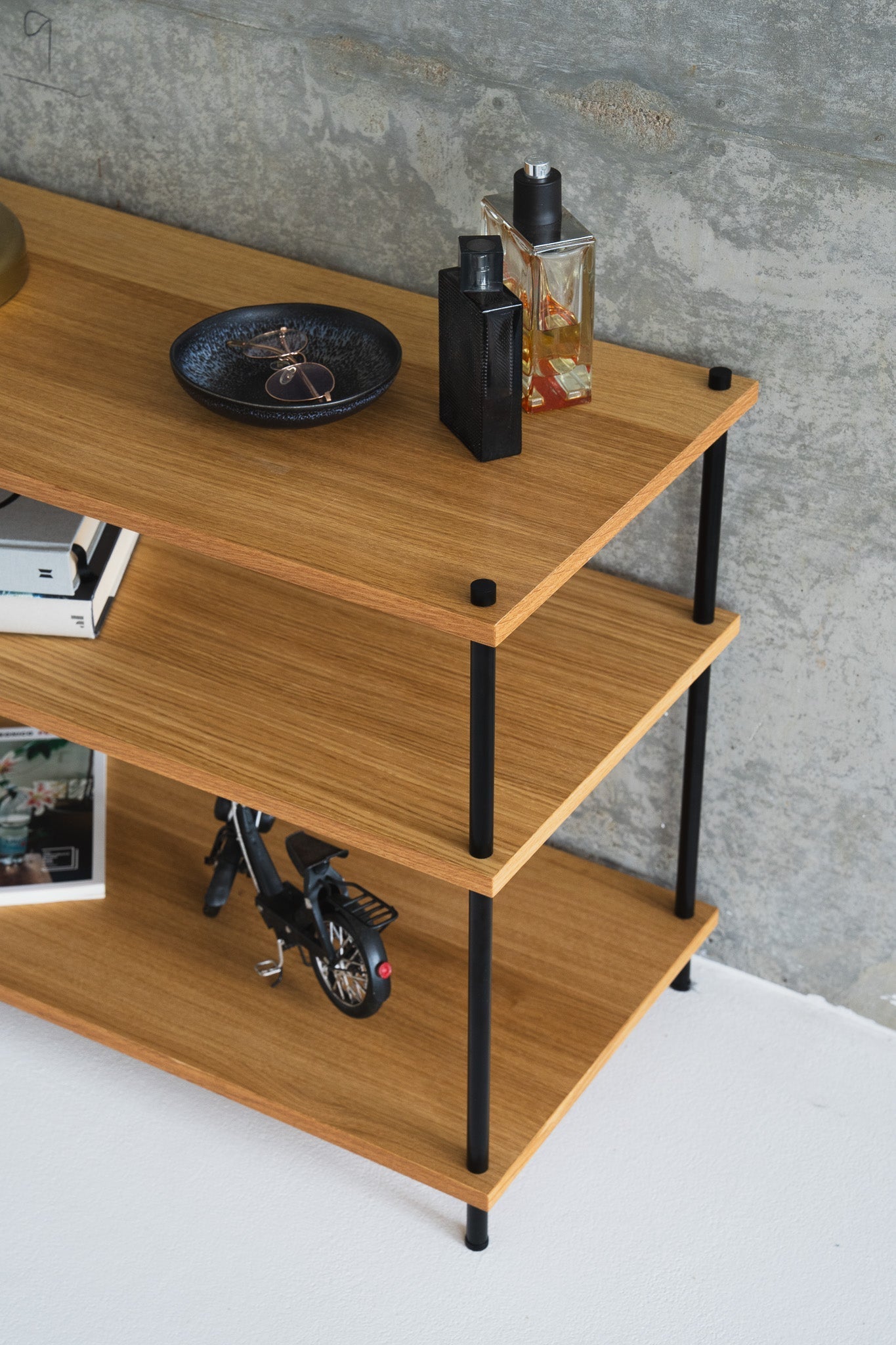 Compact Entryway Sideboard & Storage Unit - KUUDU Modular Shelving System - Oak