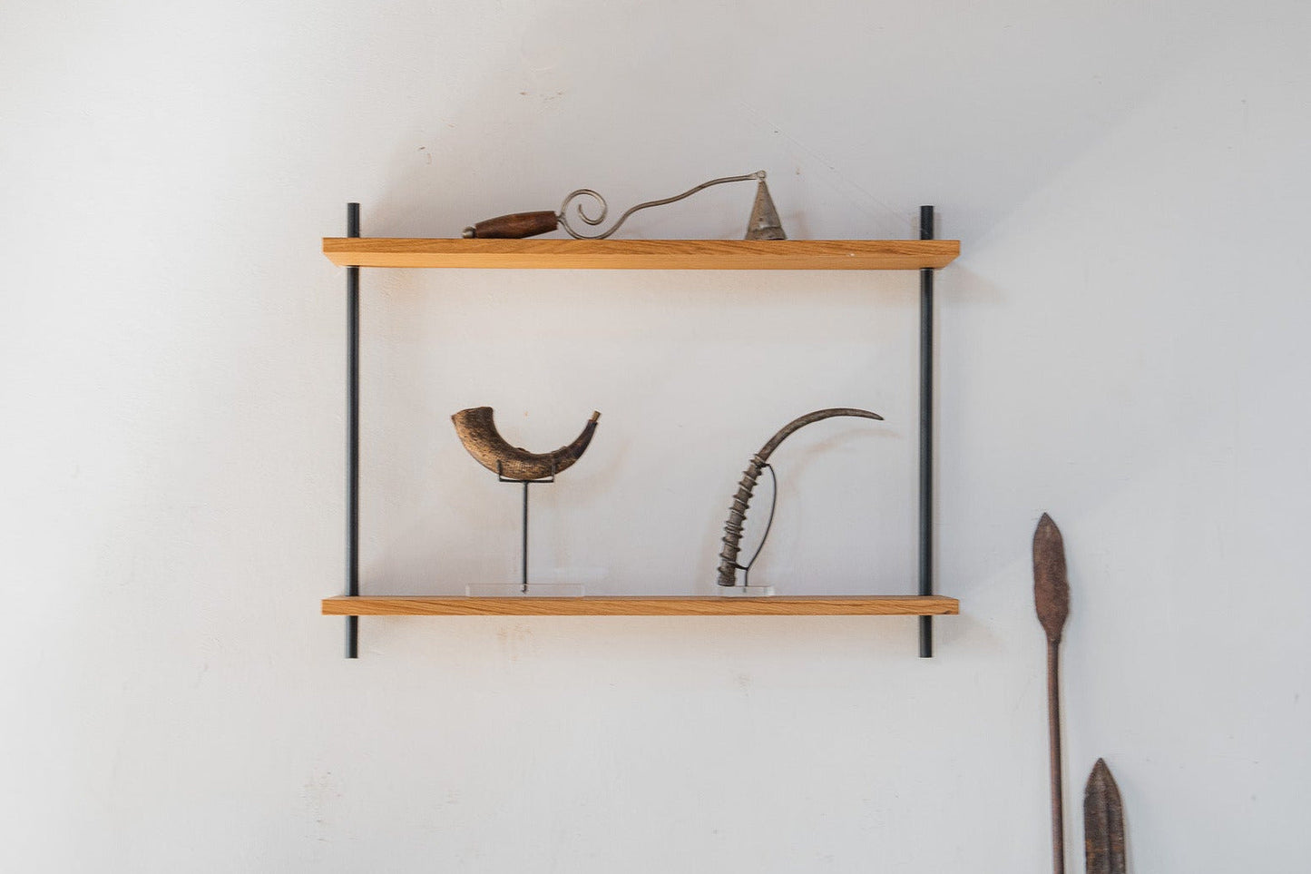 Minimalist oak wall shelf — KUUDU modular shelving system for living room and bathroom