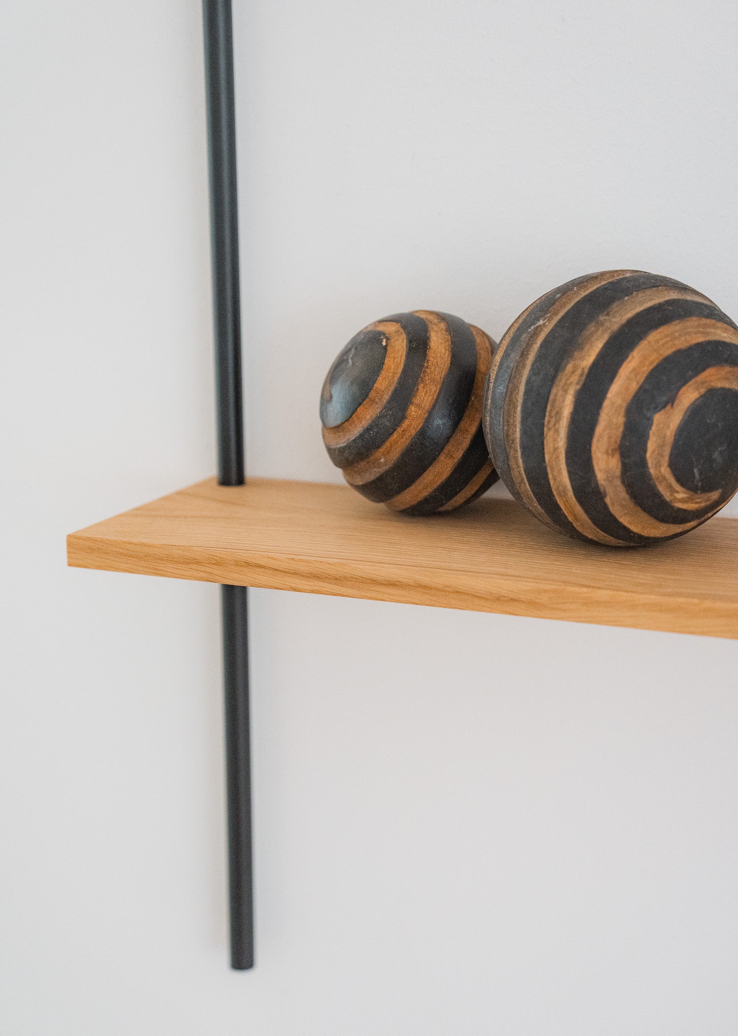 Compact oak wall shelf — KUUDU modular shelving system for bathroom, bedroom and office
