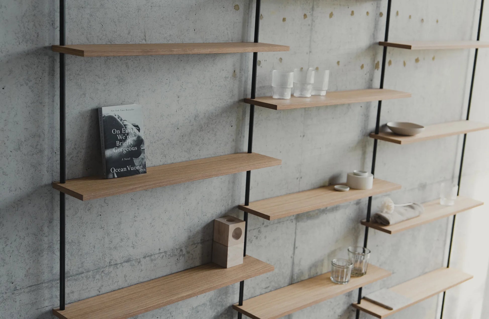 KUUDU Wandregal — versetzte Ebenen
