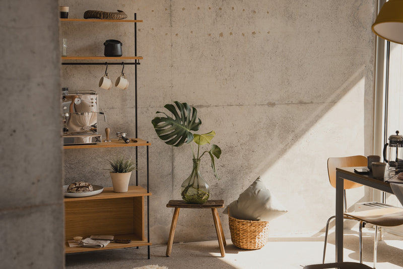 KUUDU im Wohnraum: Küchenregal mit Kaffeemaschine