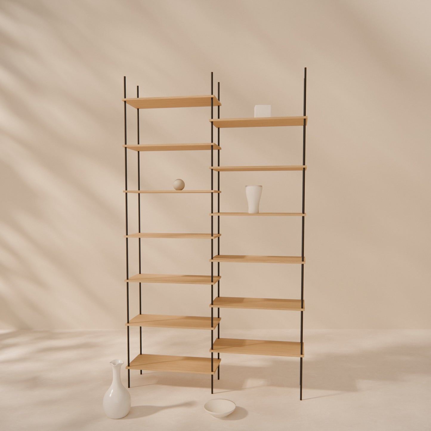 large-oak-bookshelf-146x256cm-shift -- Raumansicht